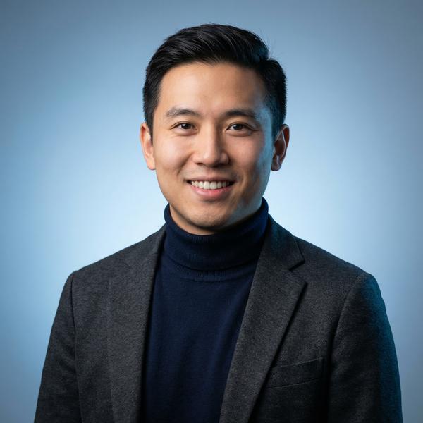 免费看片社区顾问陈逸飞